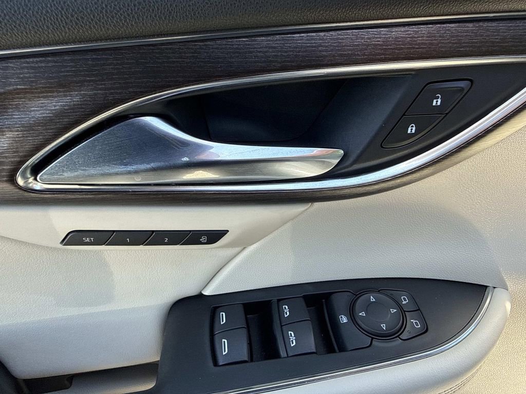 Used 2023 Buick Envision Avenir AWD/4WD image 19