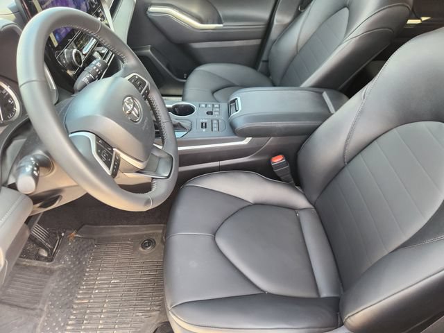 Certified 2026 Toyota Highlander XLE AWD/4WD image 12
