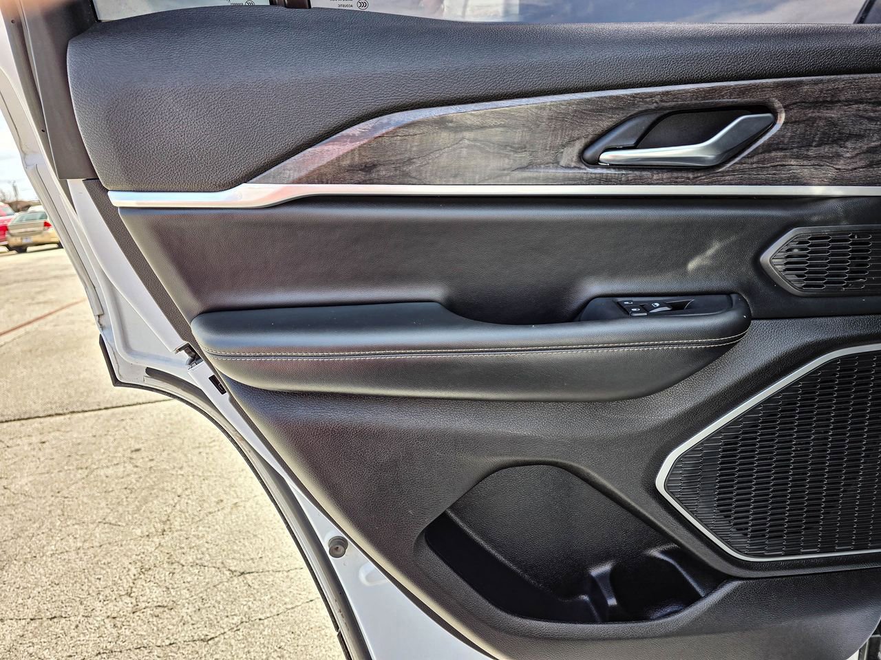 Used 2022 Jeep Grand Cherokee Limited image 32