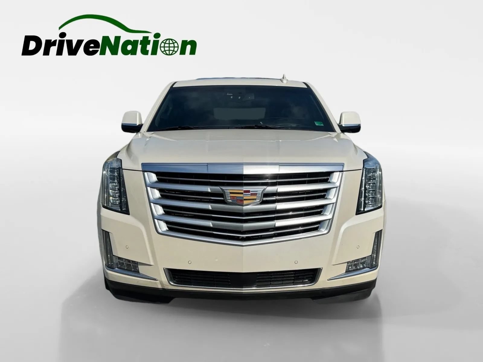 Used 2015 Cadillac Escalade Platinum RWD image 2