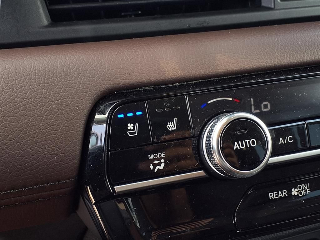 Used 2024 Honda Pilot Elite image 16