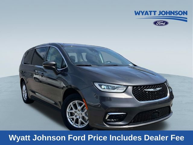 Used 2023 Chrysler Pacifica Touring-L
