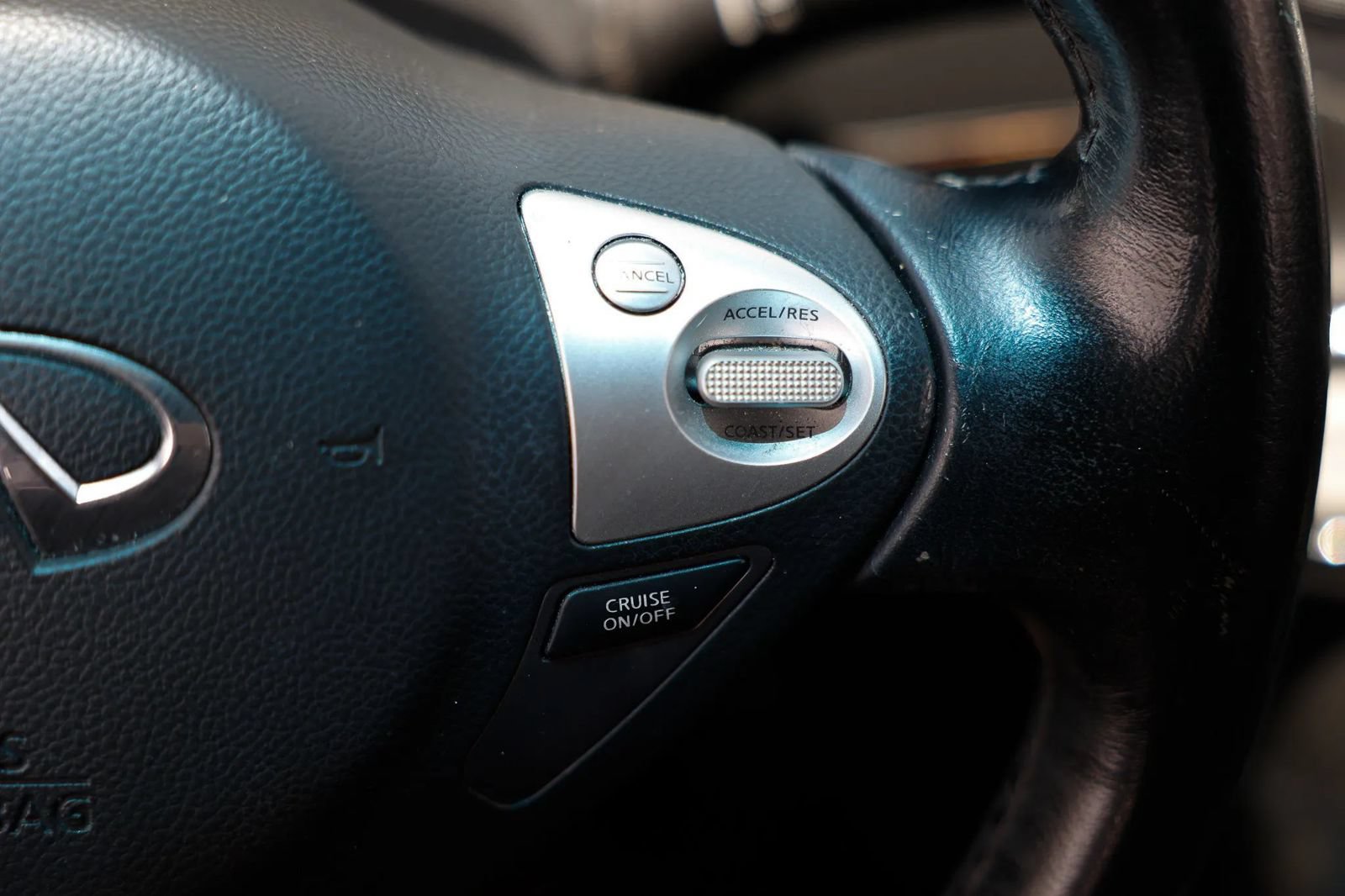 Used 2011 INFINITI FX35 2WD w/ Premium Pkg image 28