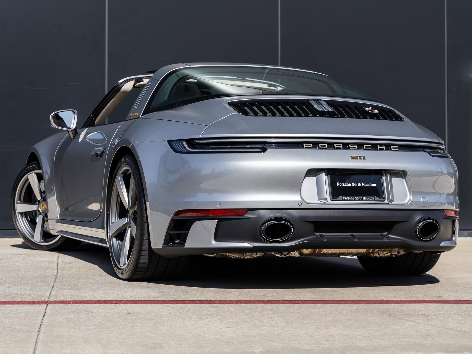 Used 2021 Porsche 911 Targa 4S image 3