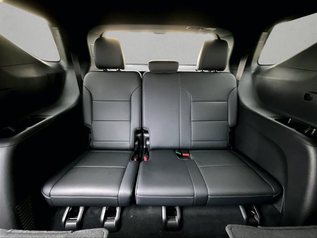 Used 2026 Chevrolet Traverse High Country FWD image 30