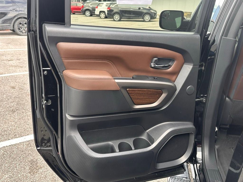 Used 2024 Nissan Titan Platinum Reserve w/ Moonroof Package AWD/4WD image 18