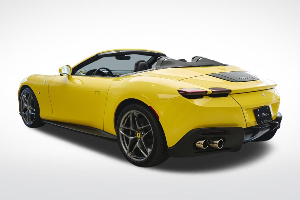 Used 2025 Ferrari Roma Spider RWD image 3