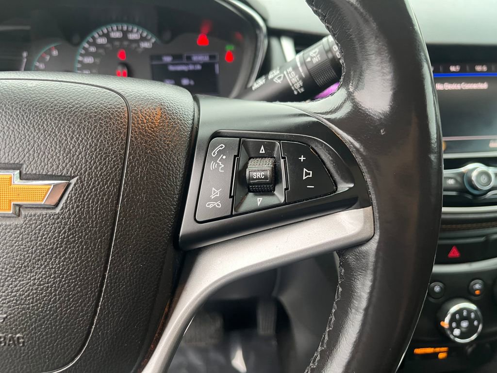 Used 2020 Chevrolet Trax LT w/ LT Convenience Package FWD image 30