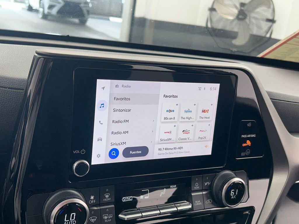 Used 2023 Toyota Highlander LE image 17