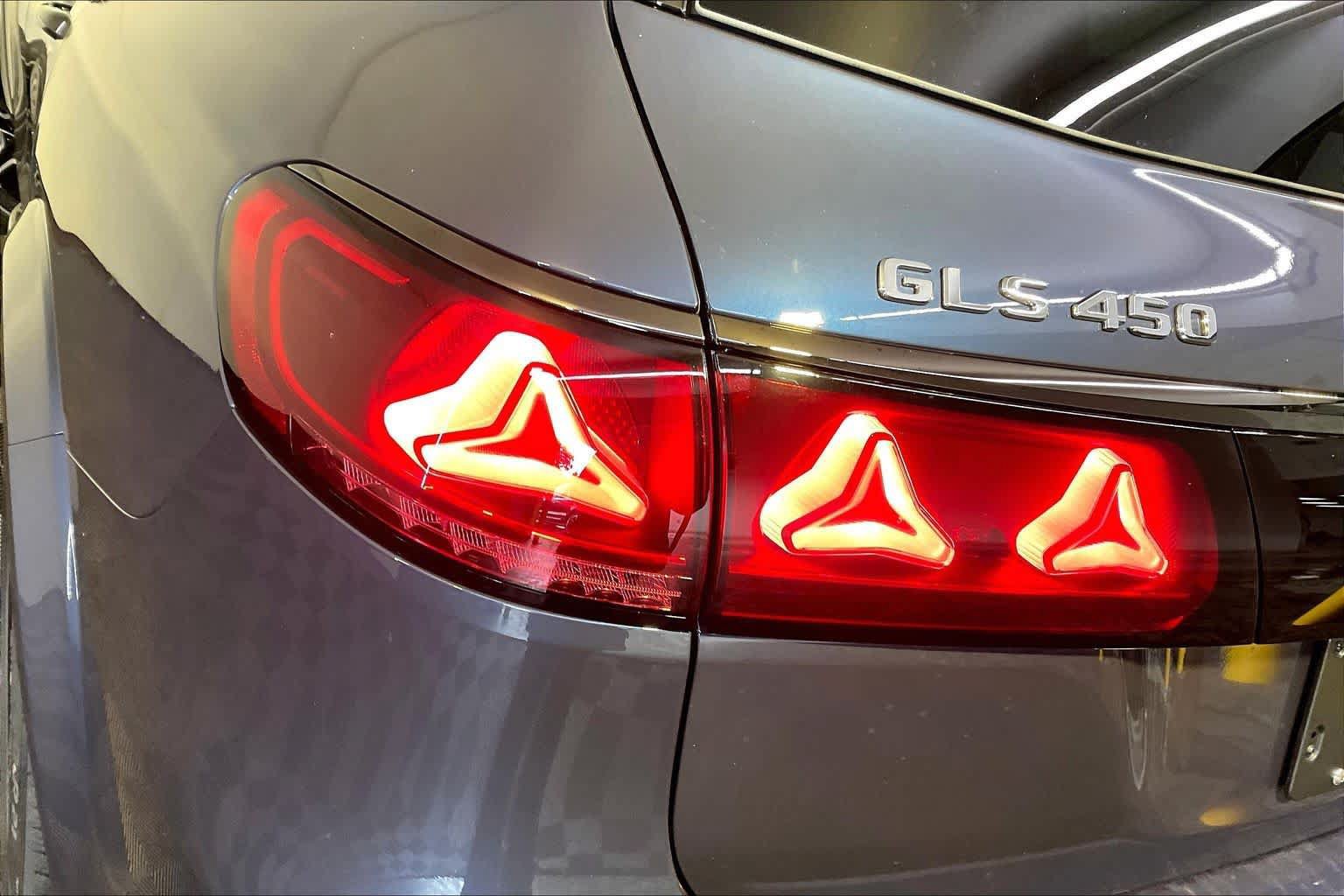 New 2027 Mercedes-Benz GLS 450 4MATIC image 5