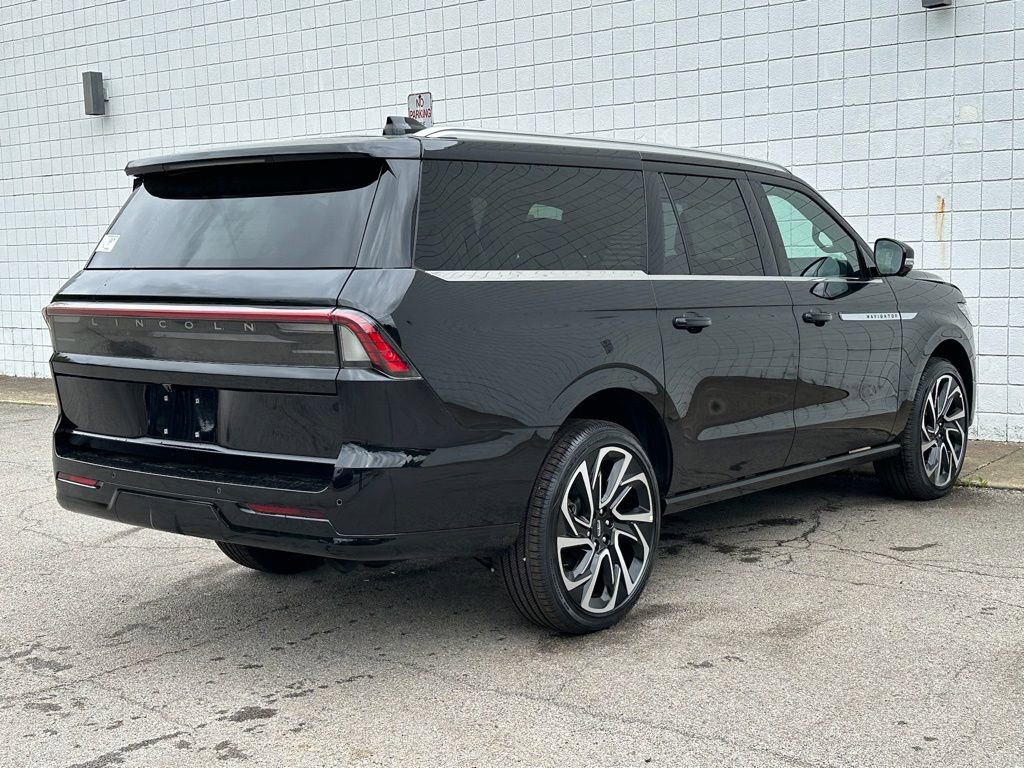 New 2026 Lincoln Navigator L Reserve AWD/4WD image 32