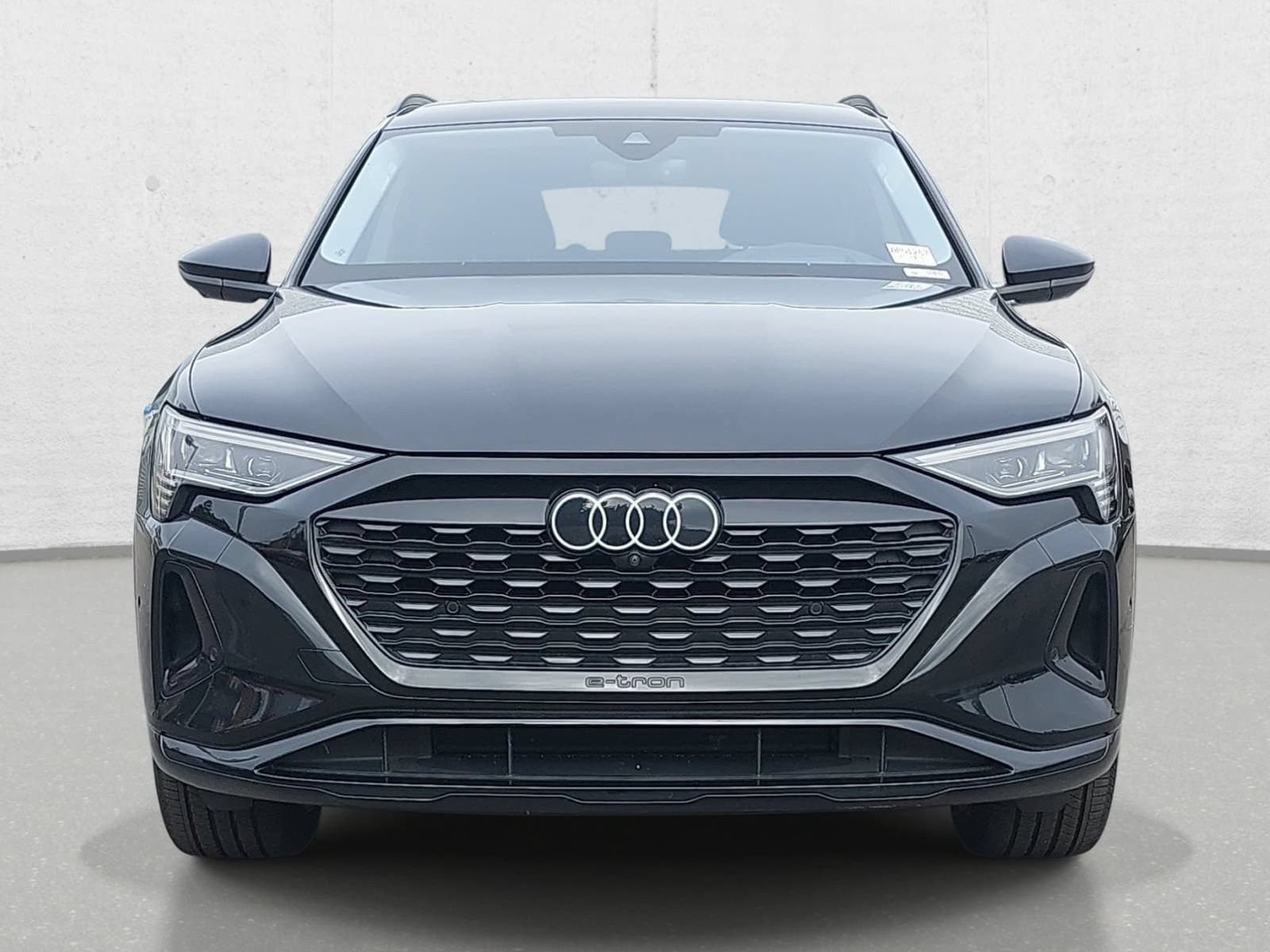 Used 2024 Audi Q8 e-tron Prestige w/ Prestige Package AWD/4WD image 2
