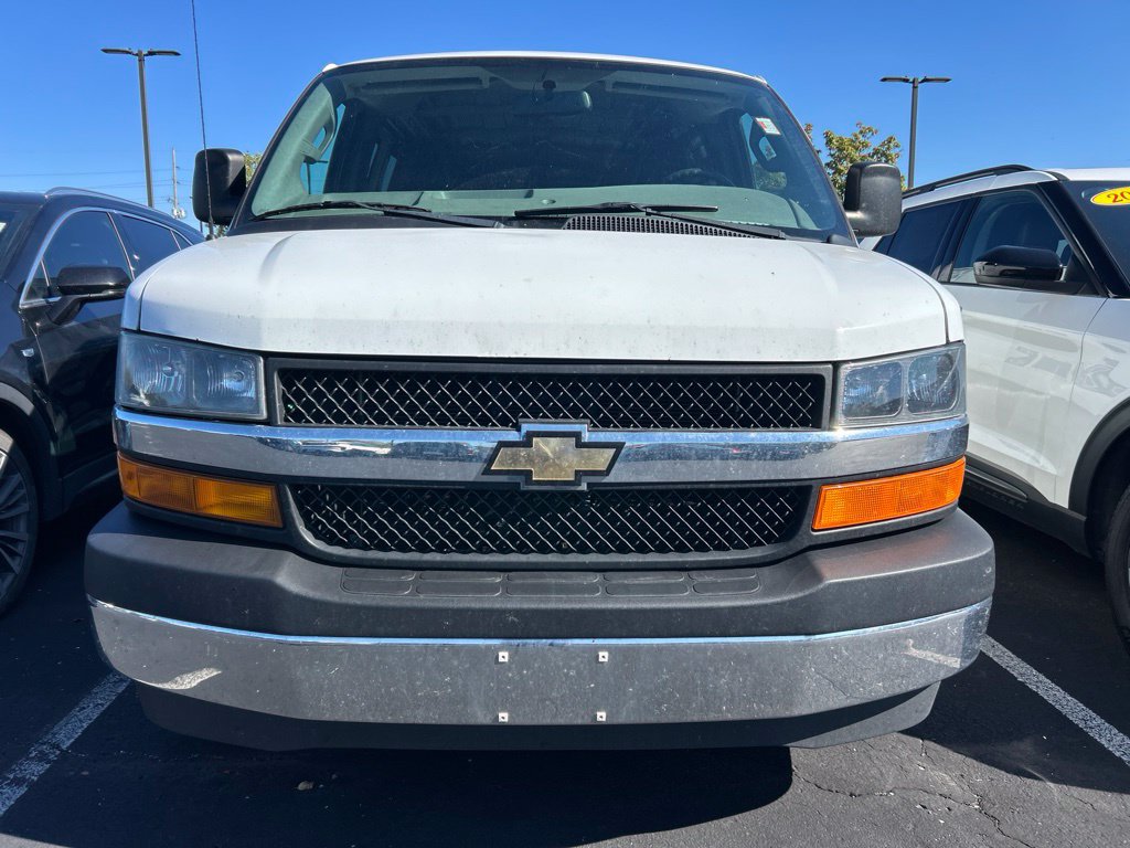 Used 2018 Chevrolet Express 2500 w/ Driver Convenience Package RWD image 1