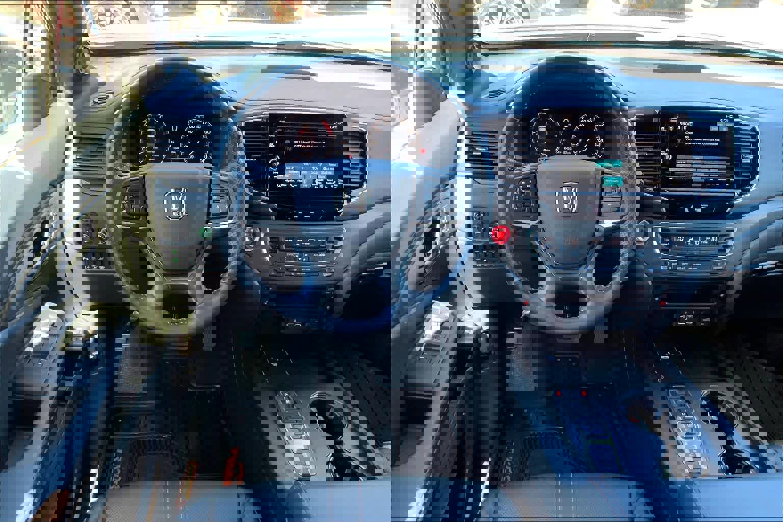 Used 2025 Honda Ridgeline TrailSport image 5