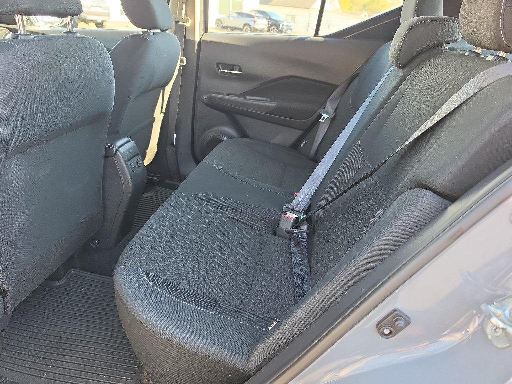 Used 2022 Nissan Kicks SV FWD image 17