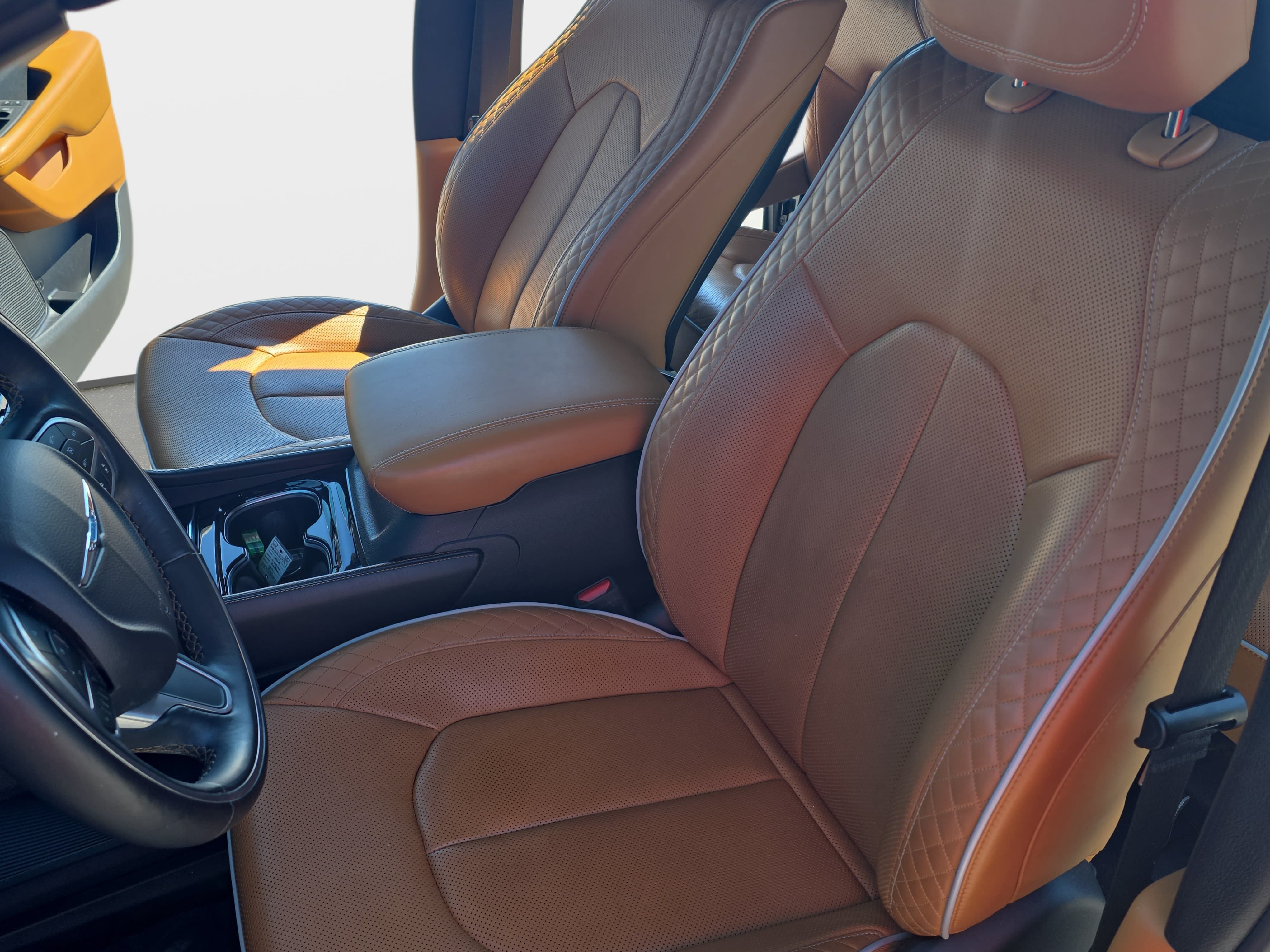 Used 2021 Chrysler Pacifica Pinnacle FWD image 16
