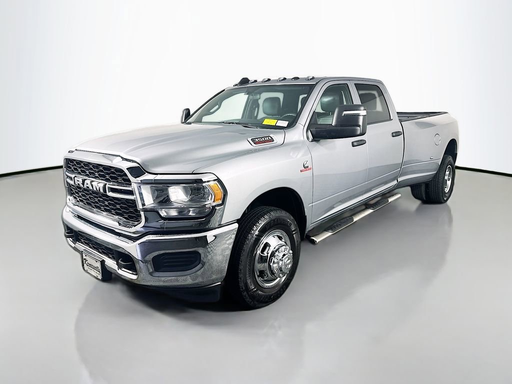 Used 2024 RAM 3500 Tradesman w/ Chrome Appearance Group image 3
