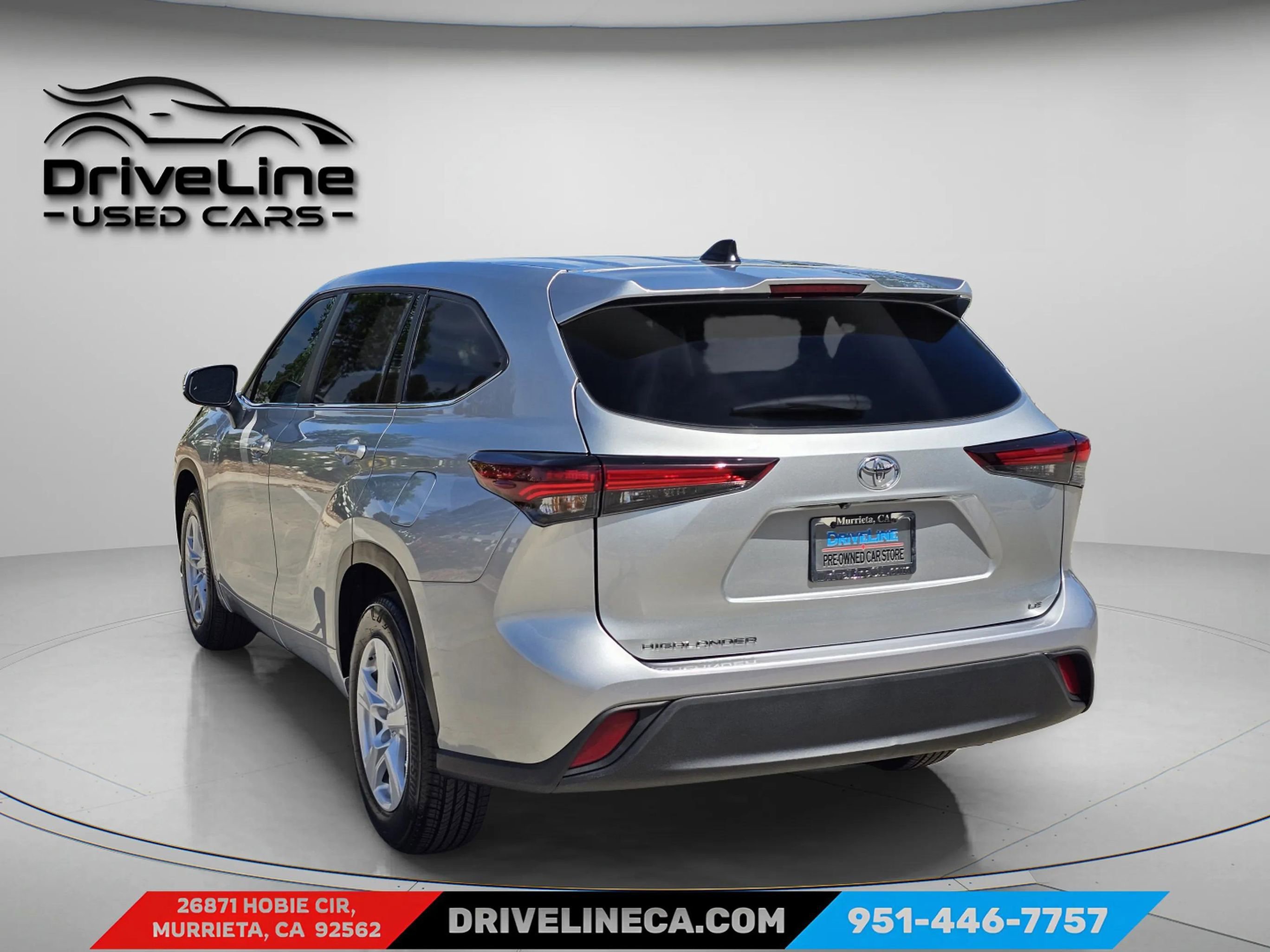 Used 2025 Toyota Highlander LE FWD image 8