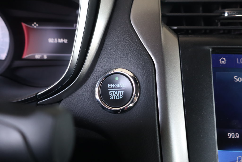 Used 2020 Ford Fusion SEL FWD image 24