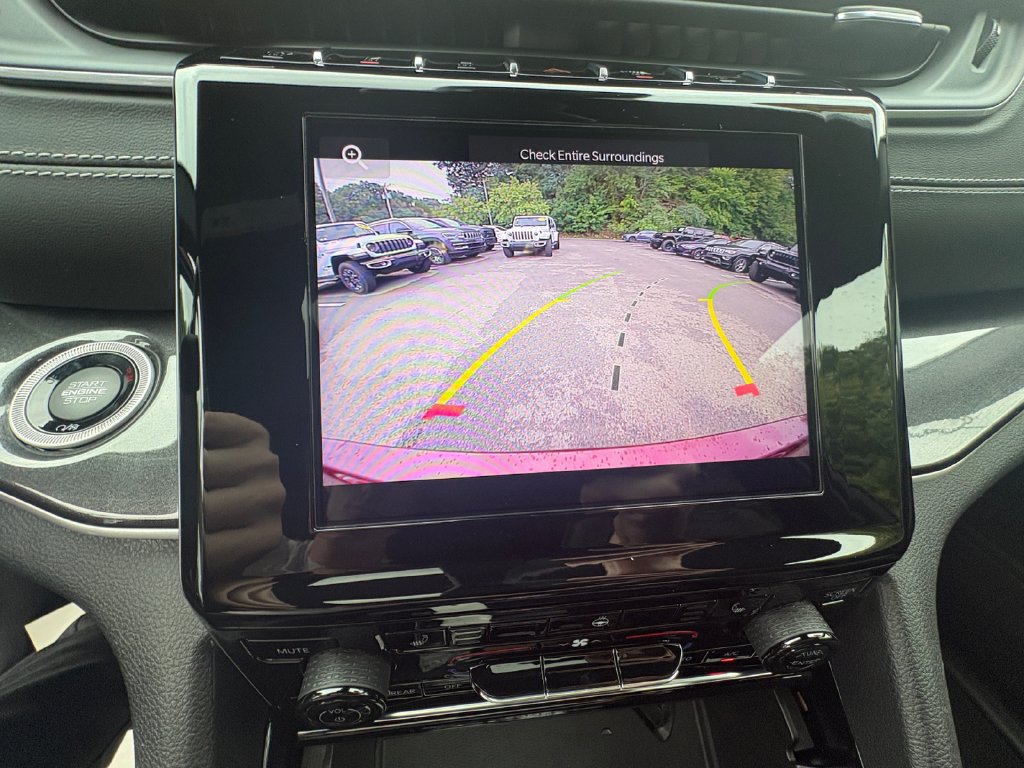 Certified 2023 Jeep Grand Cherokee L Laredo AWD/4WD image 22