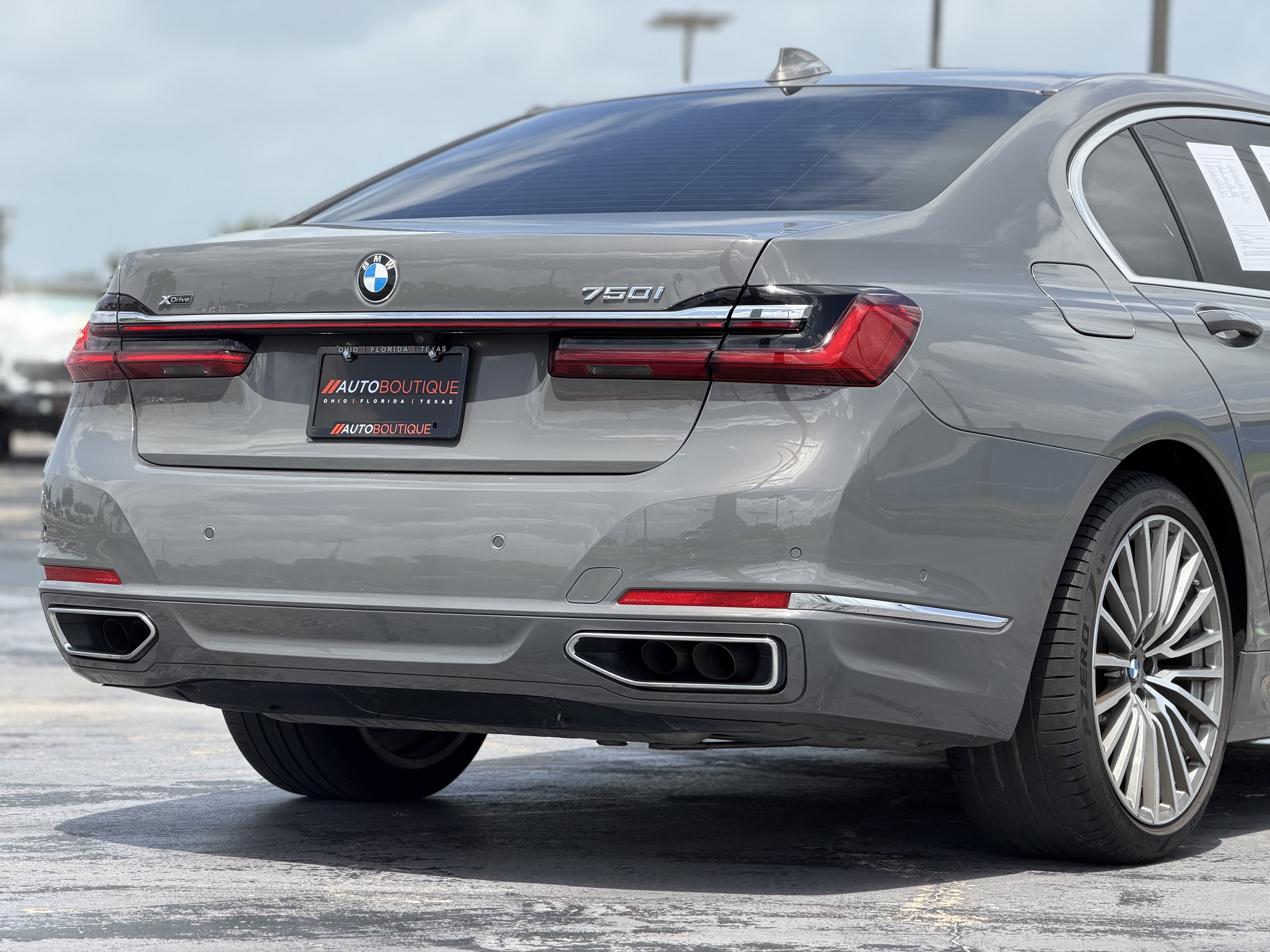 Used 2020 BMW 750i xDrive w/ Executive Package AWD/4WD image 14