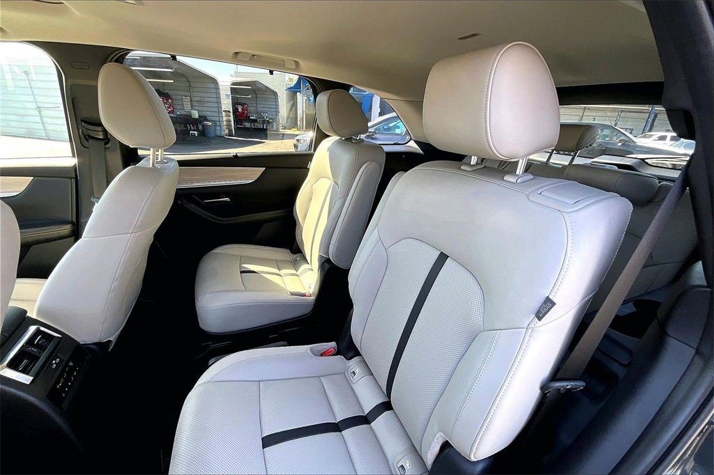 Certified 2024 MAZDA CX-90 3.3 Turbo w/ Preferred Plus image 15