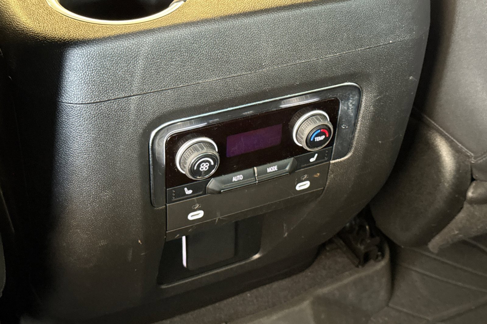 Used 2022 Chevrolet Tahoe High Country image 13