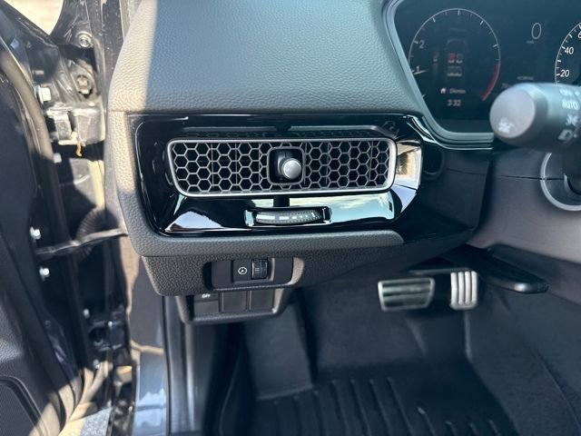 Used 2025 Honda Civic Sport image 13