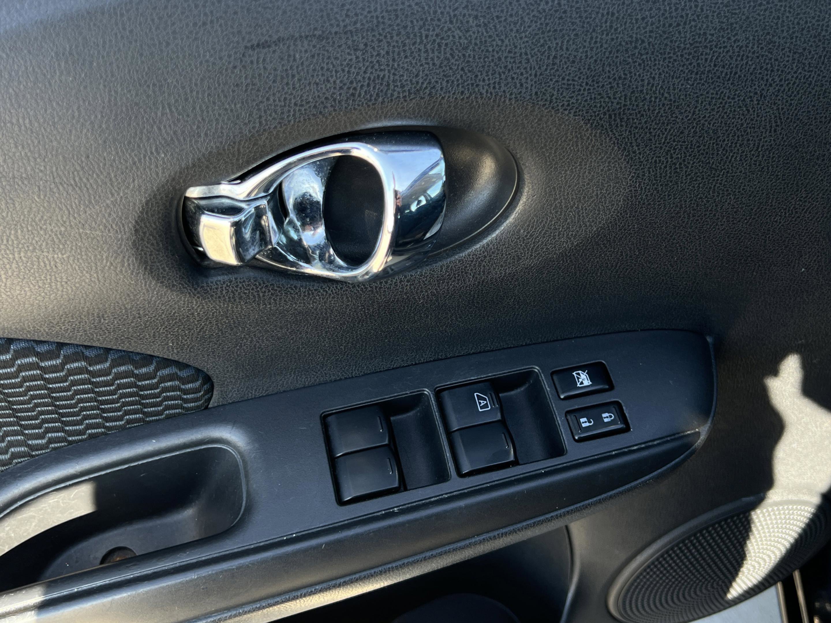 Used 2014 Nissan Versa Note SV image 30