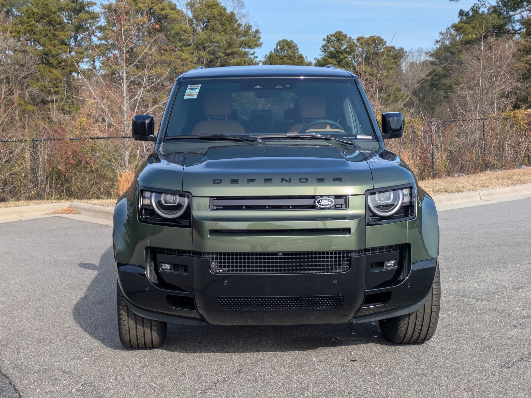 New 2026 Land Rover Defender 130 X-Dynamic SE image 2