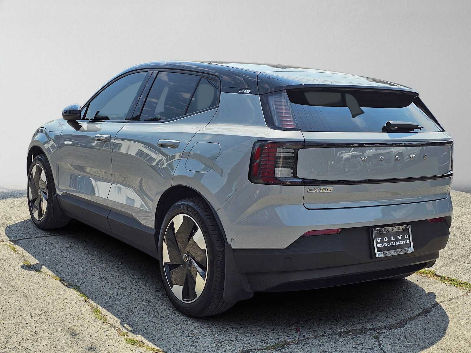 Certified 2025 Volvo EX30 Ultra AWD/4WD image 5