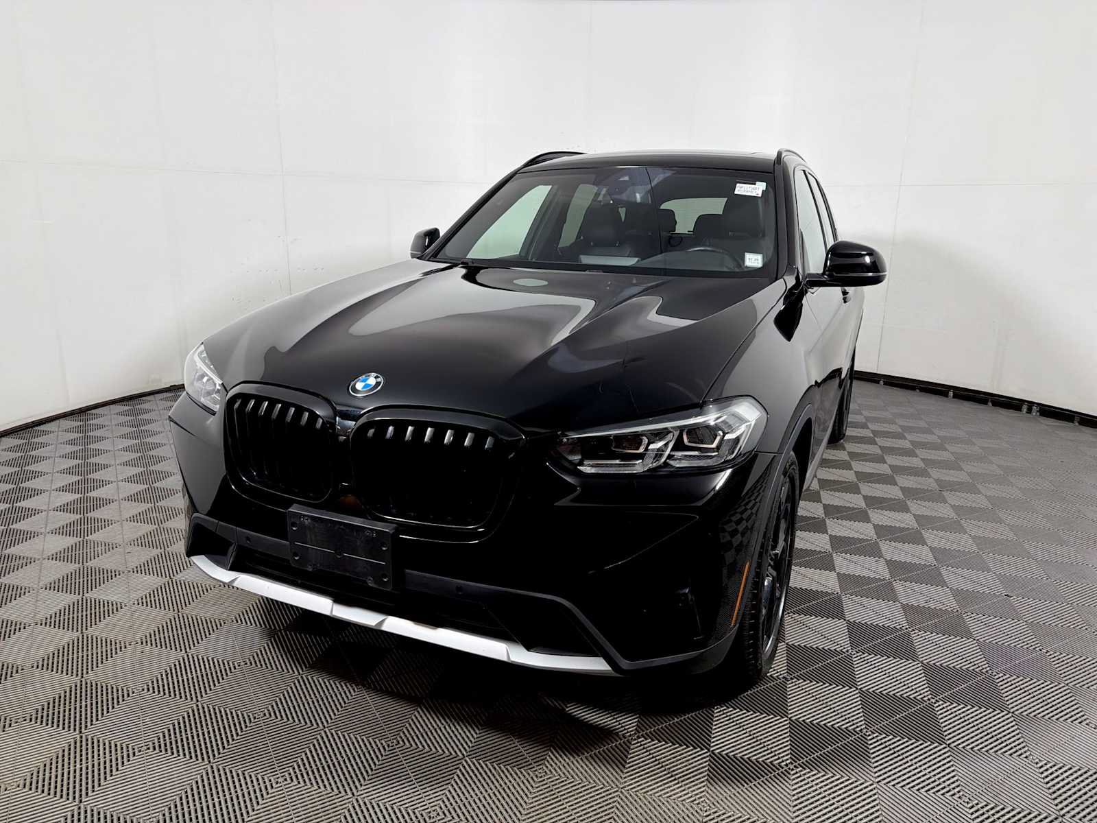 Used 2023 BMW X3 xDrive30i w/ Convenience Package AWD/4WD image 3