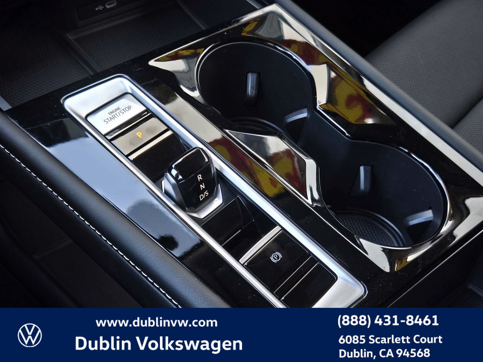 Used 2024 Volkswagen Atlas SE AWD/4WD image 19