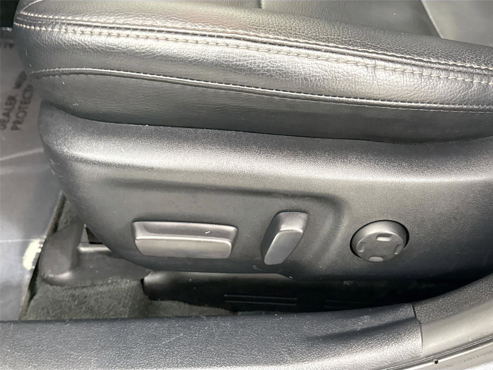 Used 2018 Toyota Avalon XLE Premium image 34