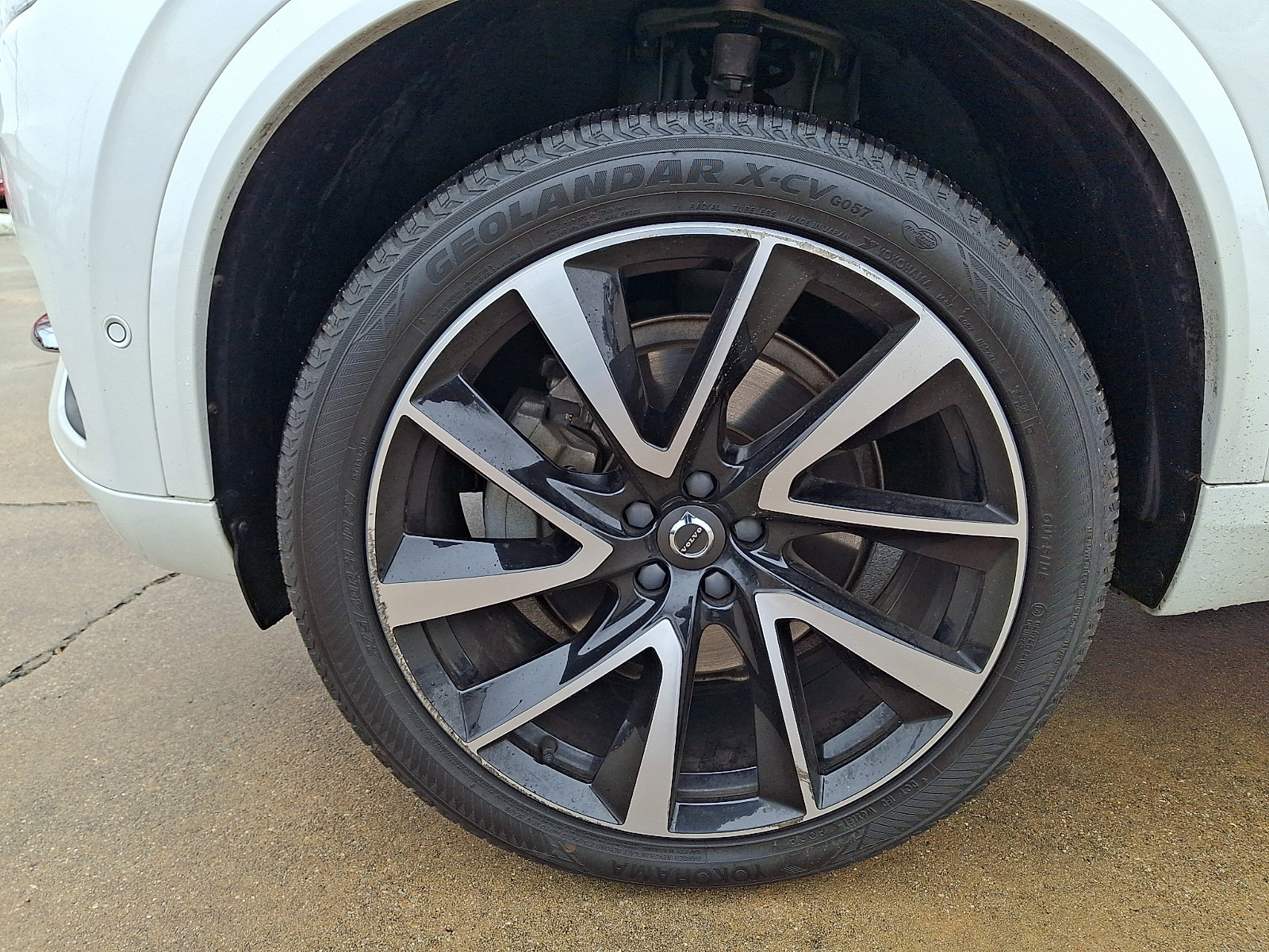 Used 2018 Volvo XC90 T6 Momentum w/ Convenience Package image 28