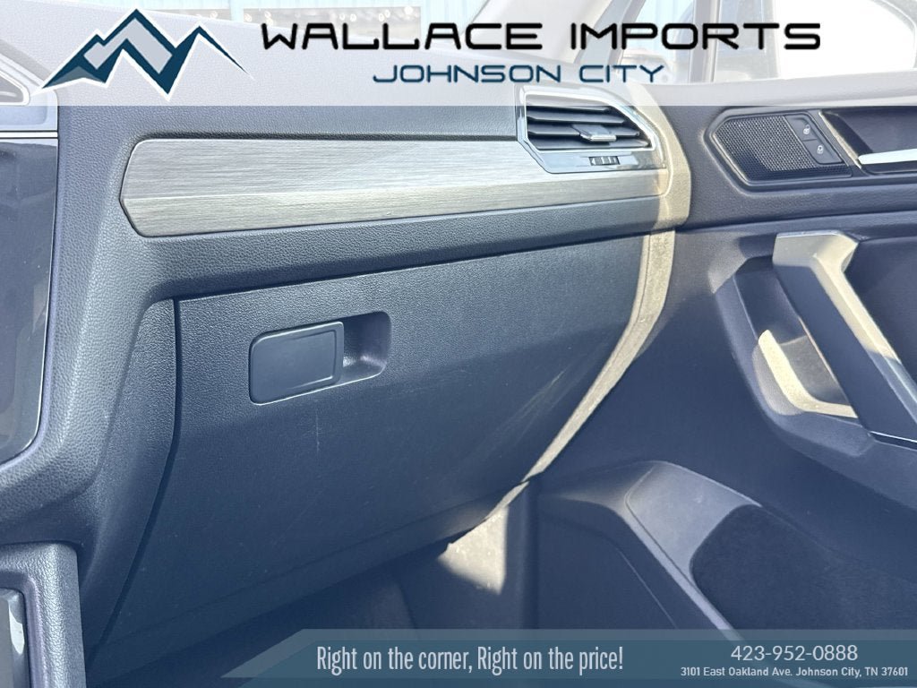 Used 2020 Volkswagen Tiguan SEL FWD image 21