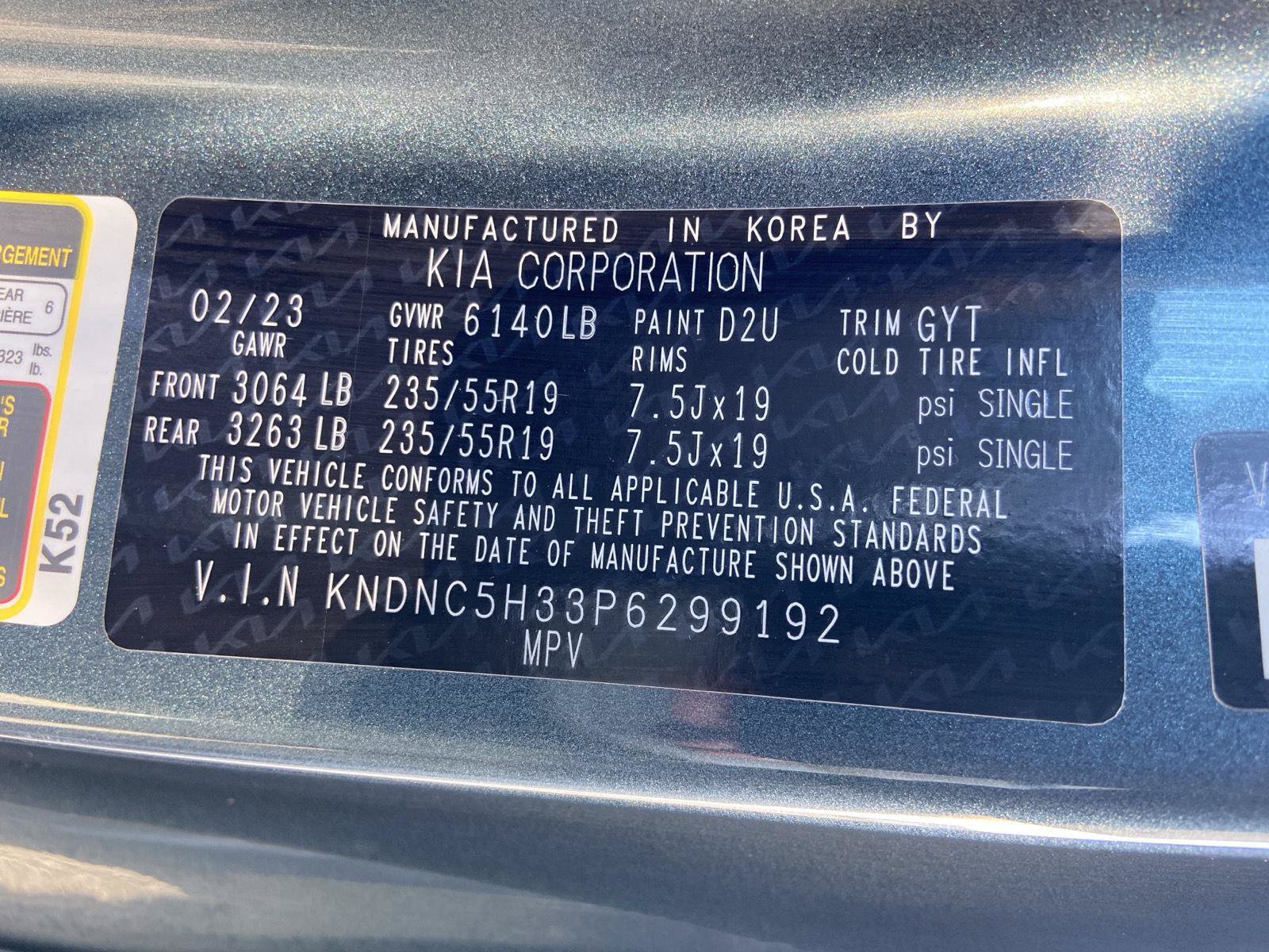 Used 2023 Kia Carnival EX FWD image 37