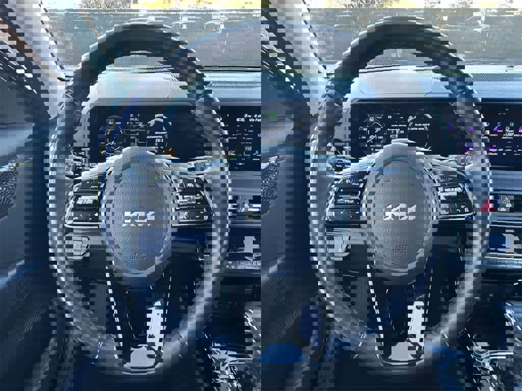 Certified 2024 Kia Seltos S image 15