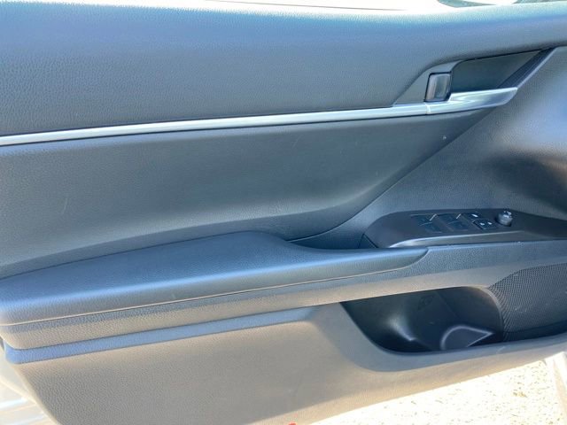 Used 2023 Toyota Camry SE image 16