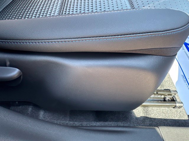 New 2026 Chevrolet Trax LT w/ Sunroof Package FWD image 20