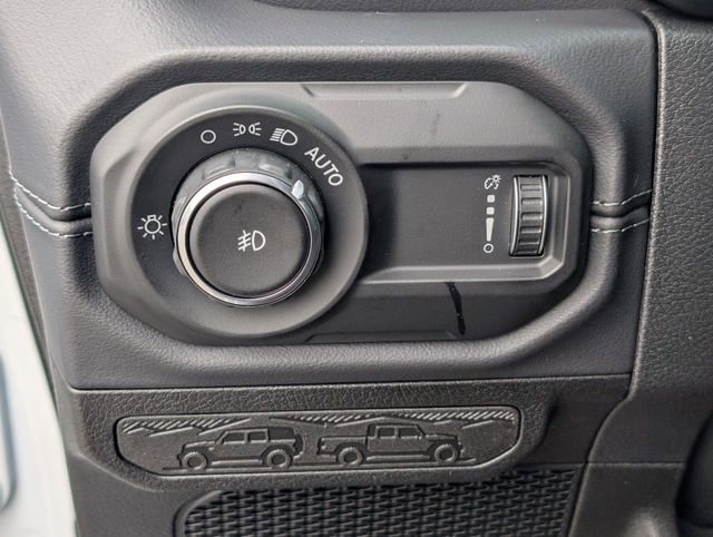 New 2026 Jeep Wrangler Unlimited Sahara AWD/4WD image 13