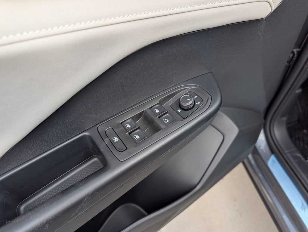 New 2026 Volkswagen Taos SE FWD image 11