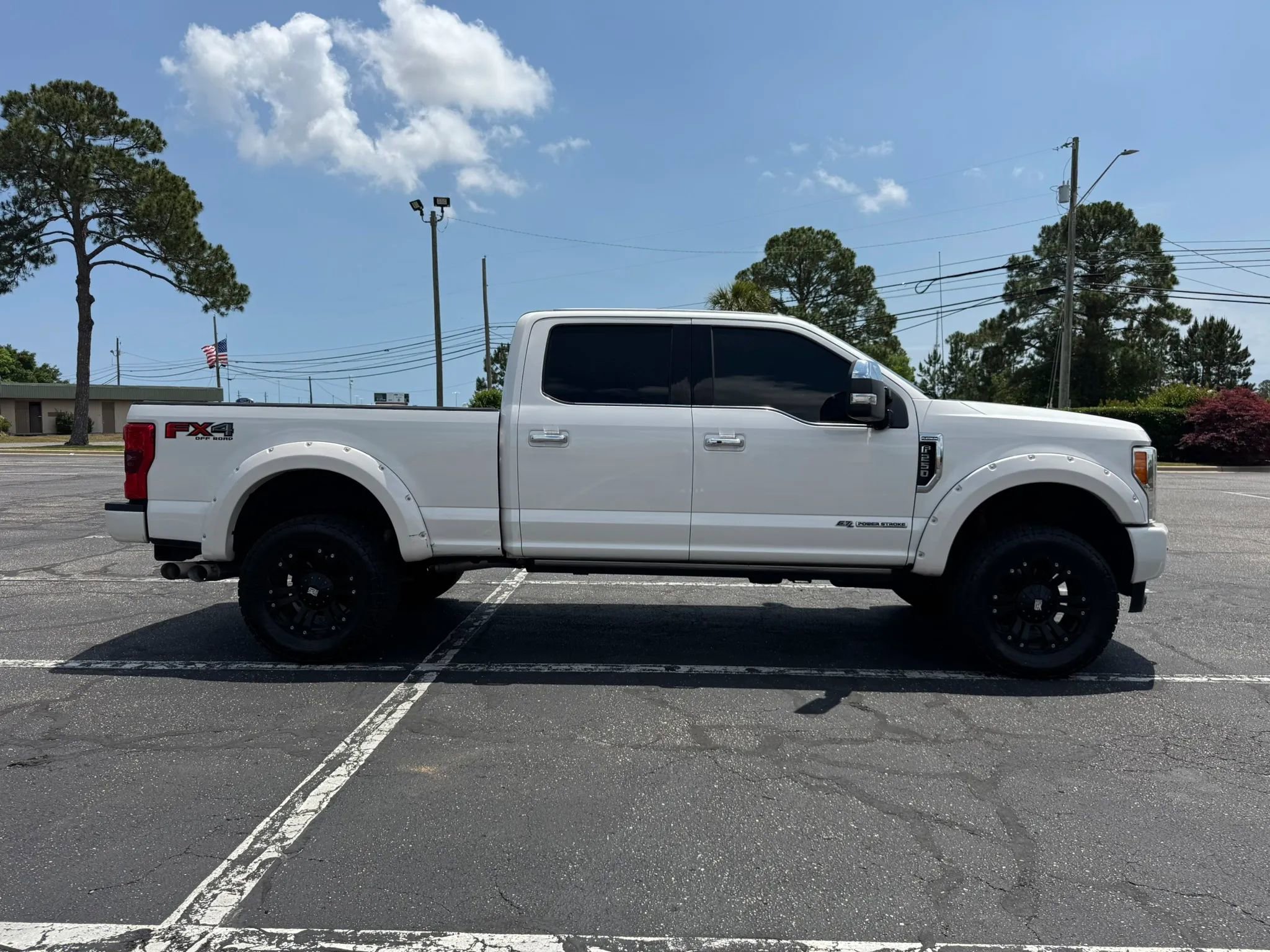 Used 2017 Ford F250 Platinum w/ Platinum Ultimate Package AWD/4WD image 5