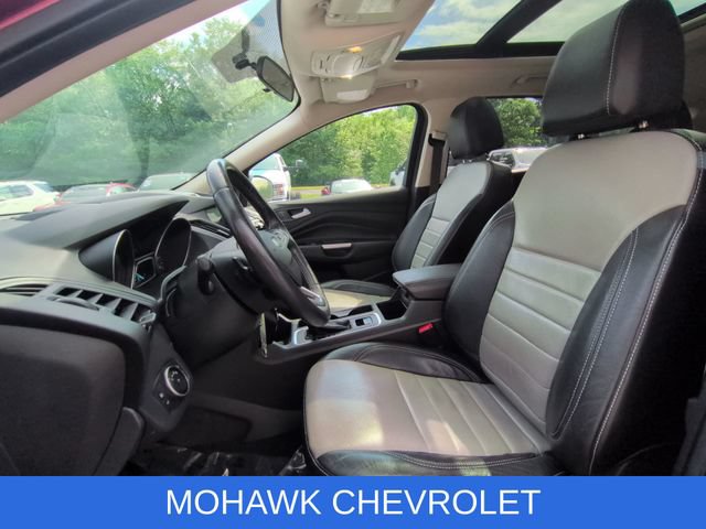 Used 2017 Ford Escape SE w/ Equipment Group 201A AWD/4WD image 19