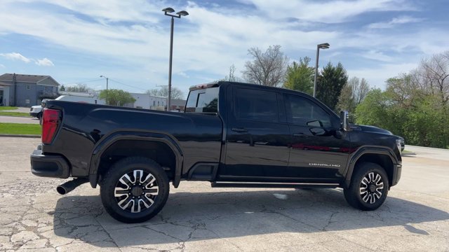 Certified 2025 GMC Sierra 3500 Denali Ultimate AWD/4WD image 9