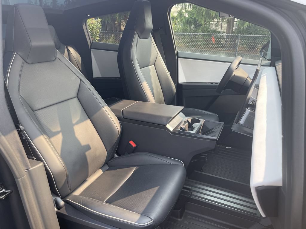 Used 2024 Tesla Cybertruck Cyberbeast AWD/4WD image 26