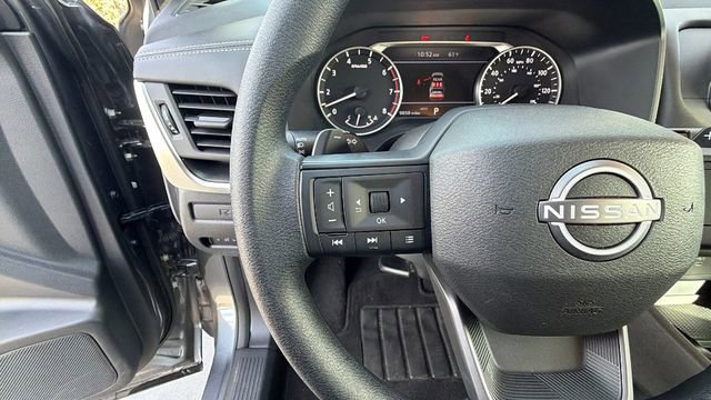 Used 2025 Nissan Rogue S image 27