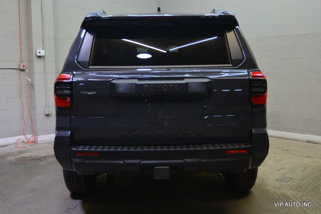 Used 2025 Toyota 4Runner SR5 AWD/4WD image 9