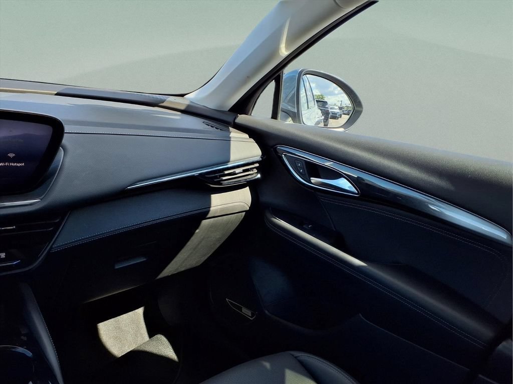 Certified 2025 Buick Envision Preferred AWD/4WD image 22