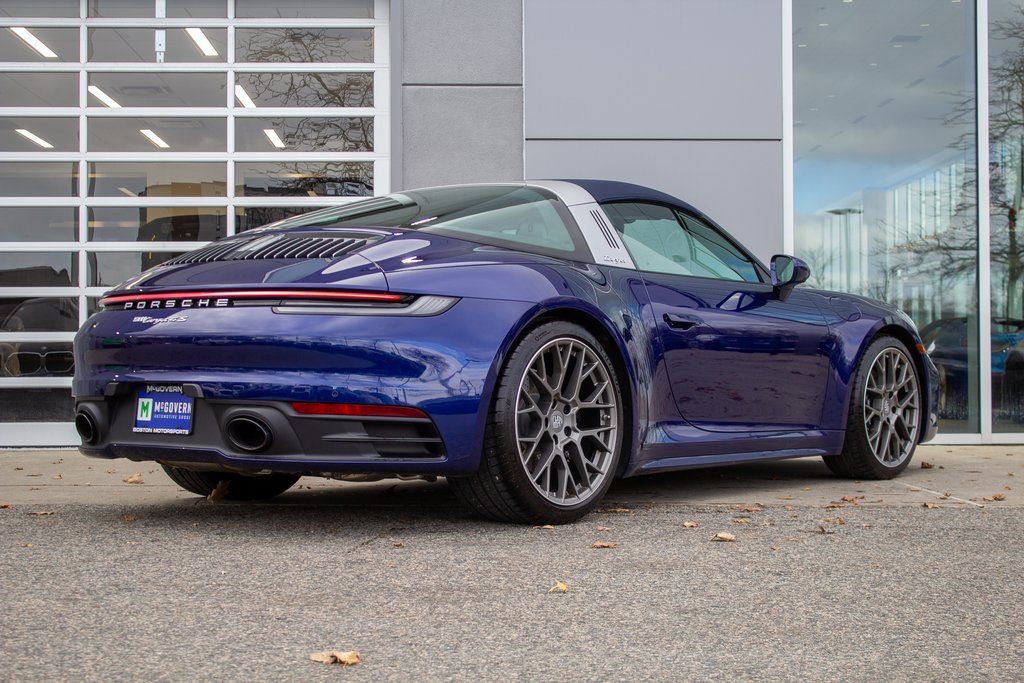 Used 2024 Porsche 911 Targa 4S w/ Premium Package image 10